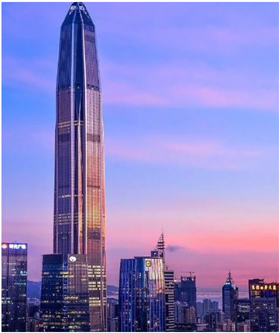 深圳平安中心在113层设有2个阻尼器减震装置